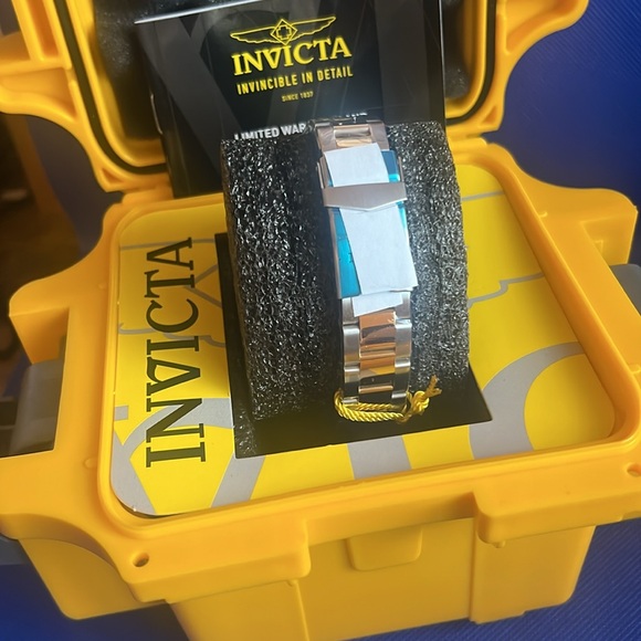 Invicta / Disney Limited Edition Minnie Mouse Lady
Ladies Watch Quartz - Picture 9 of 13